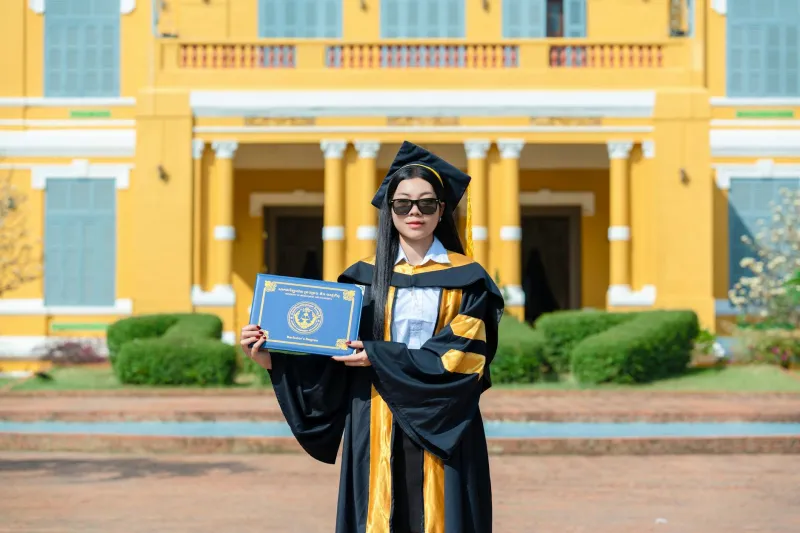 The Green Party Looked At Every Functioning Western Economy, Concluded The Problem Was Too Much Border Control And Not Enough Free Money For Arrivals, And Would Like You To Know They Got A First In Gender Studies So They're Probably Right